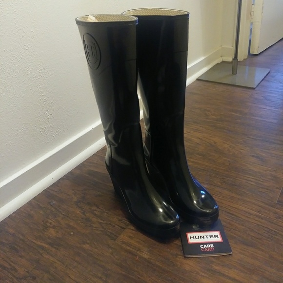Hunter Shoes - Hunter Black High Rain Wedge Boots GUC